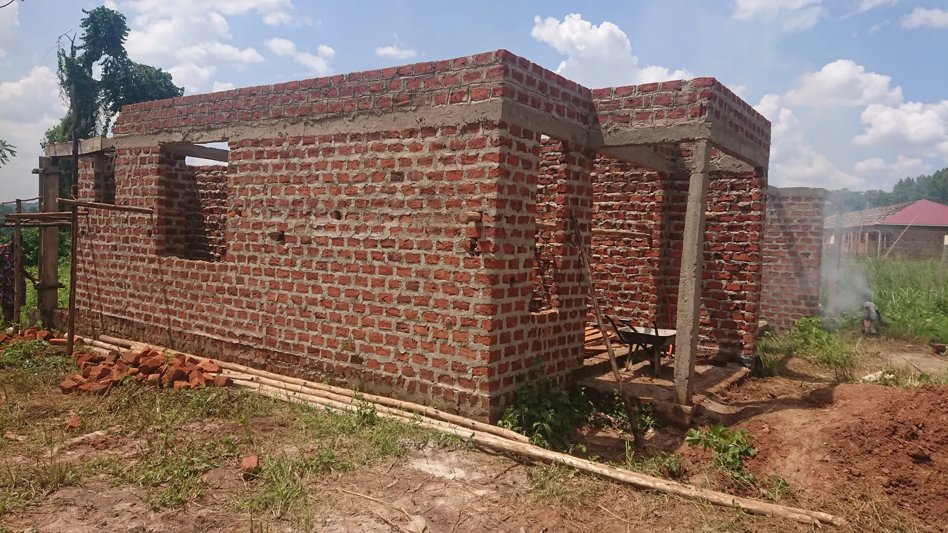 Brick community structure under construction